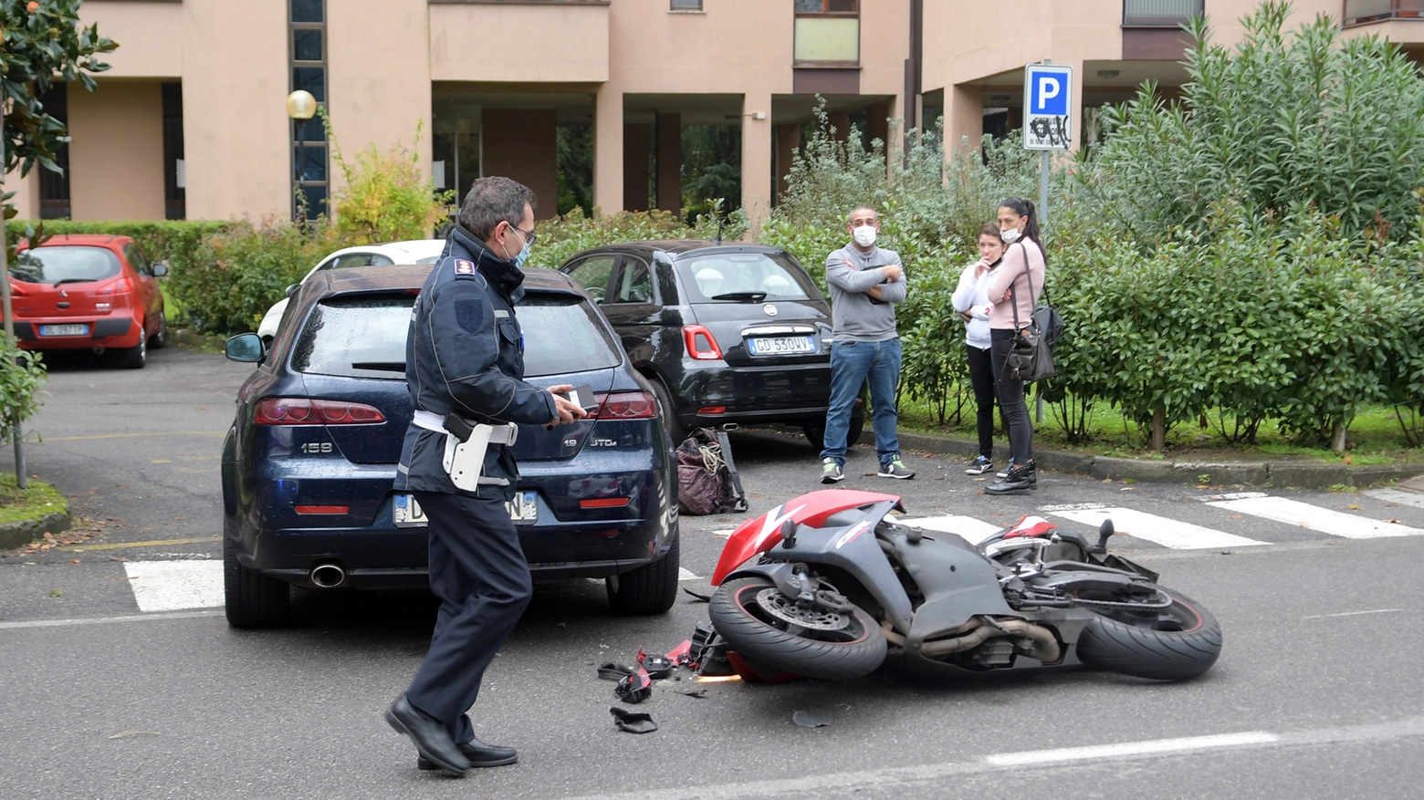 San Donato, incidente tra auto e moto