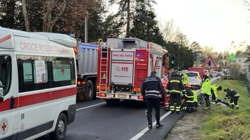 Monza, bambino morto investito in via Buonarroti: "L’ho visto per terra, la mamma piangeva accoccolata a lui”