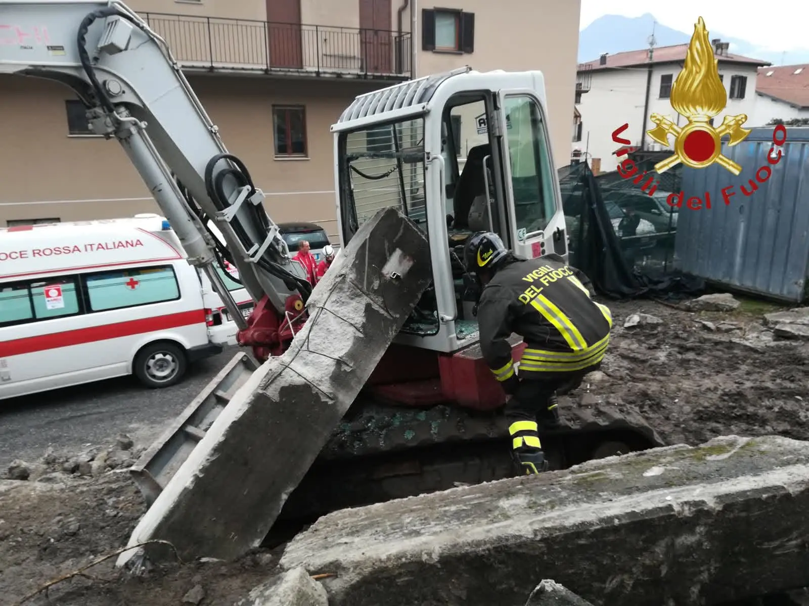San Siro, incidente in cantiere: operaio travolto da un pilastro