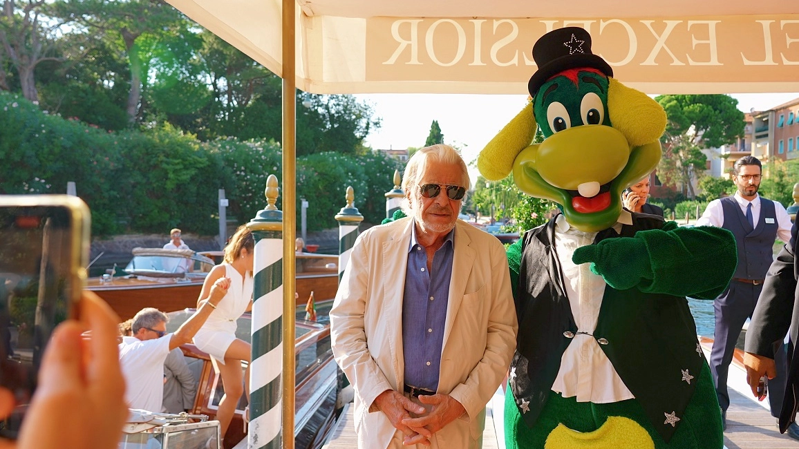 Giancarlo Giannini con Prezzemolo all'arrivo a Venezia