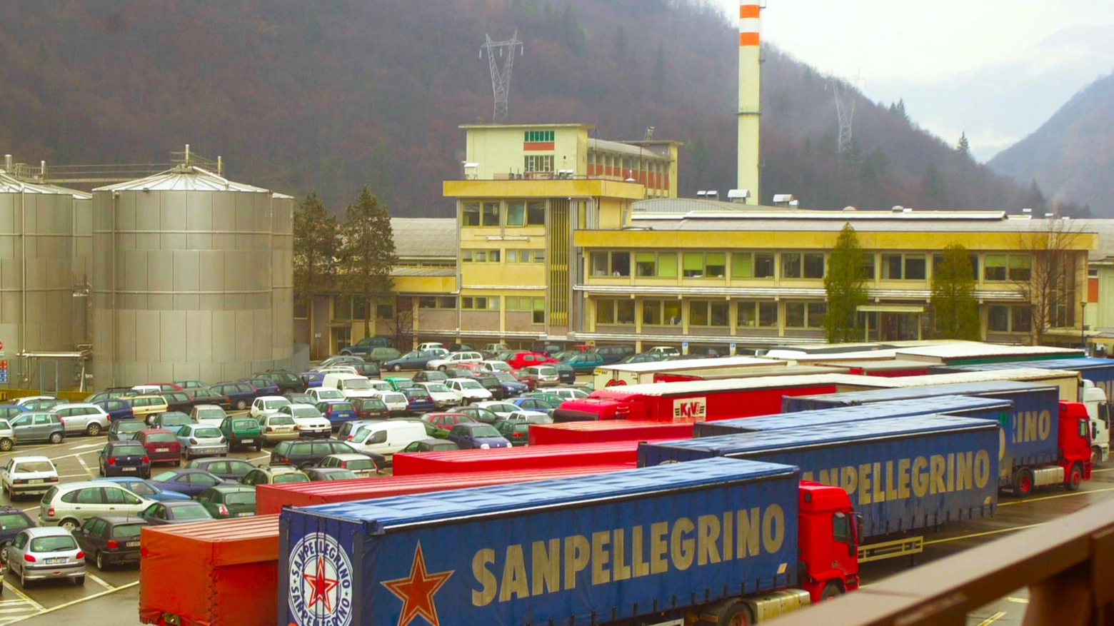 Alla base del momento difficile vissuto dalla storica azienda, oggi di proprietà del gruppo Nestlè, il calo delle forniture di anidride carbonica e la mancata disponibilità di container per l'esportazione