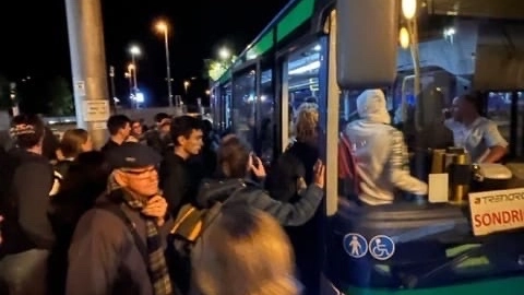 Bus sostitutivo per i viaggiatori Bus sostitutivo per i viaggiatori