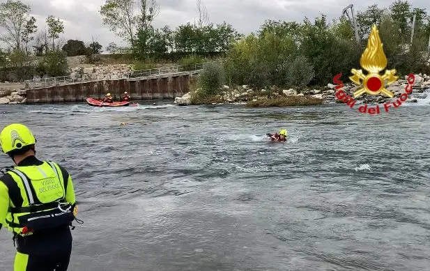 Lodi, simulazione di salvataggio nel fiume Adda: al lavoro i pompieri di 5 province
