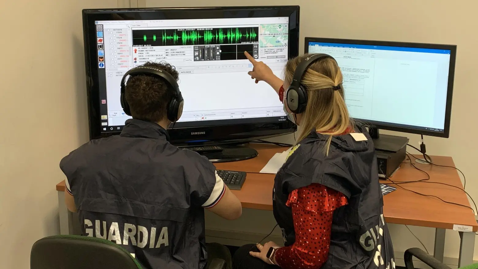Le Fiamme Gialle setacciano le intercettazioni telefoniche Le Fiamme Gialle setacciano le intercettazioni telefoniche