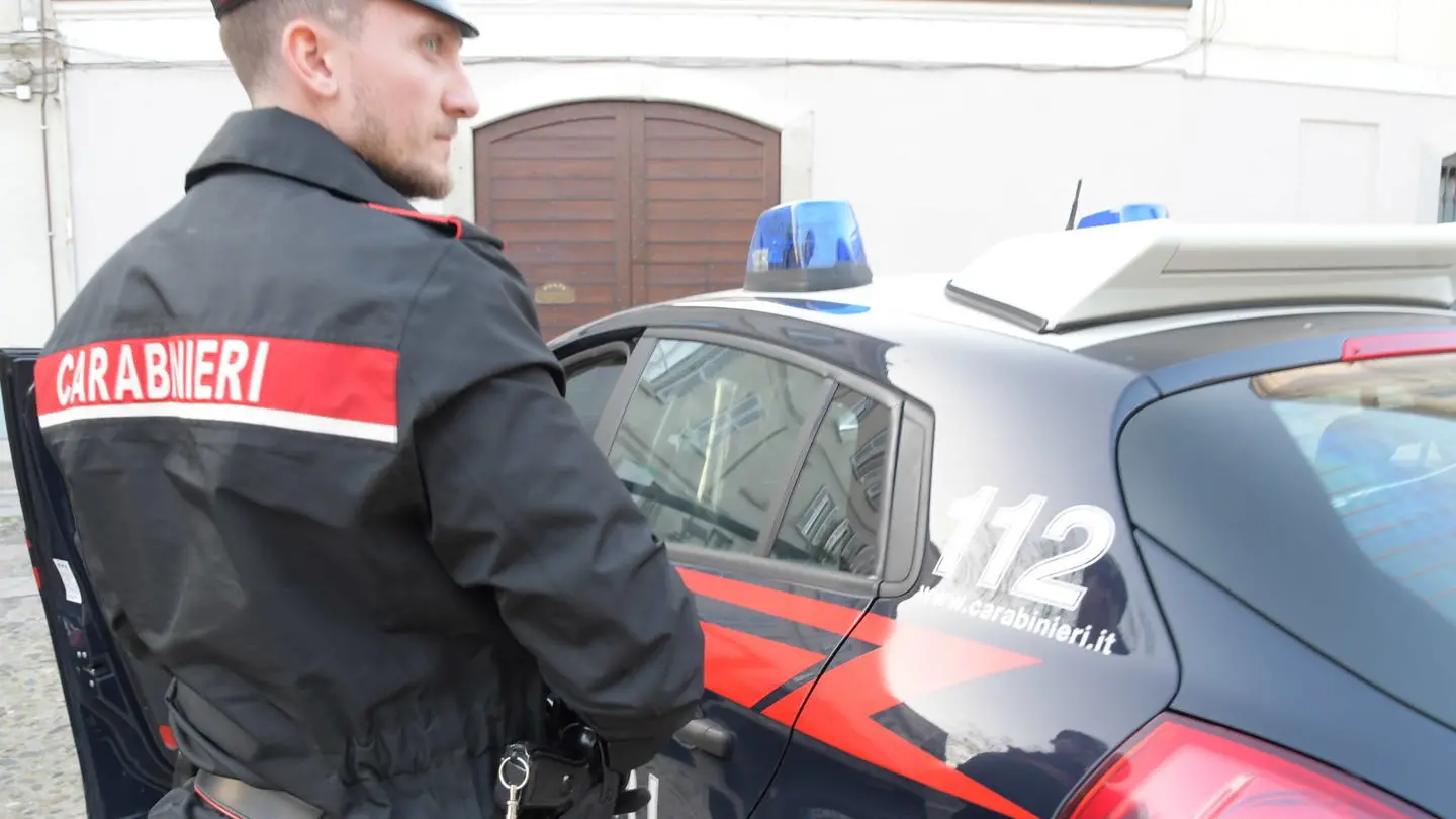 Gli uomini dell’Arma hanno bloccato la vettura del pregiudicato Gli uomini dell’Arma hanno bloccato la vettura del pregiudicato