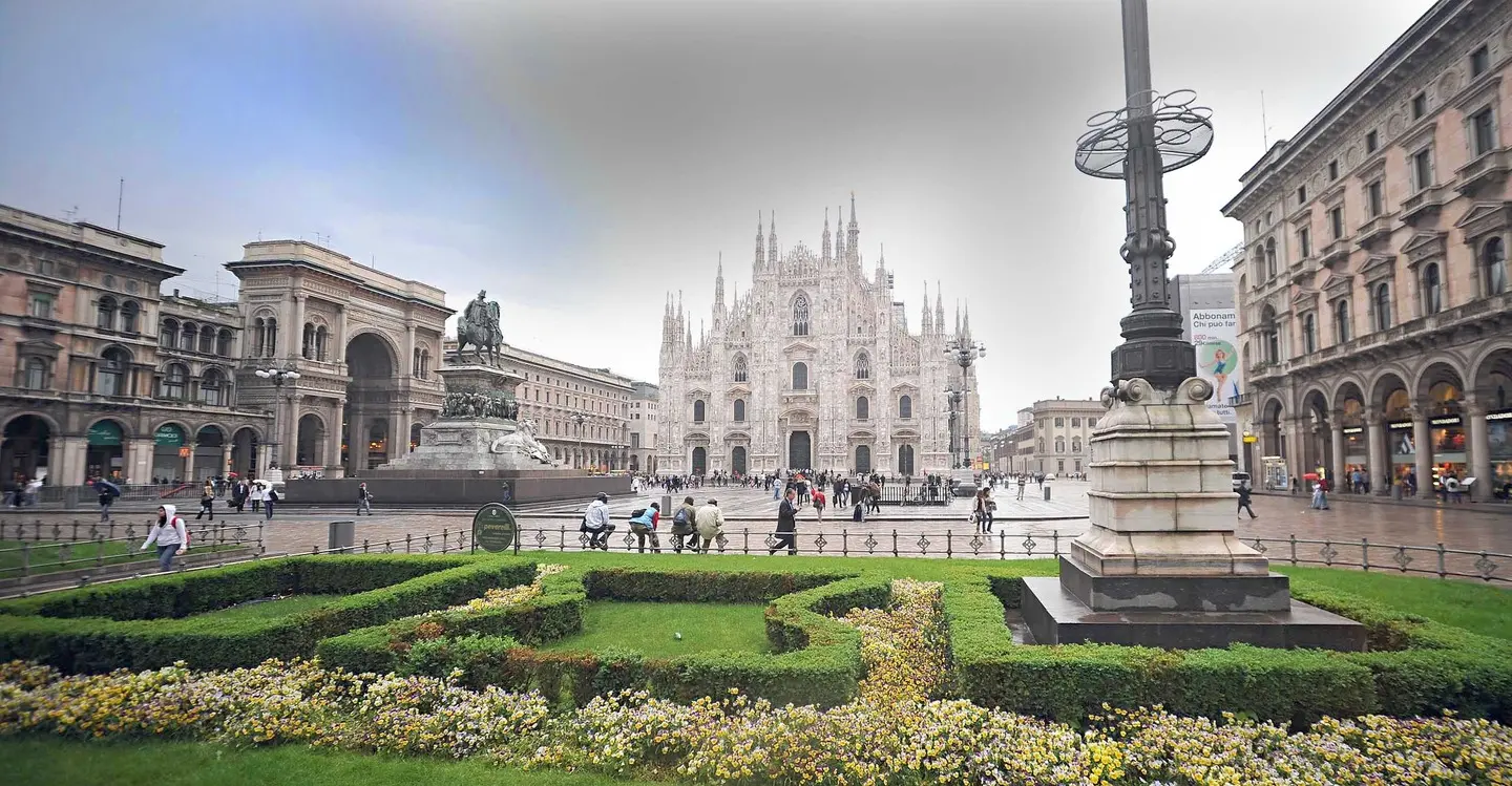 Piazza Duomo si trasforma in pista d'atletica per abbattere il record della maratona