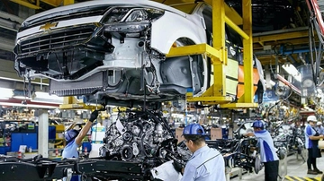 Pil e produzione industriale in calo a luglio. Segnali d’allarme per l’economia italiana. Ue: “Stime di crescita 2024 al ribasso”