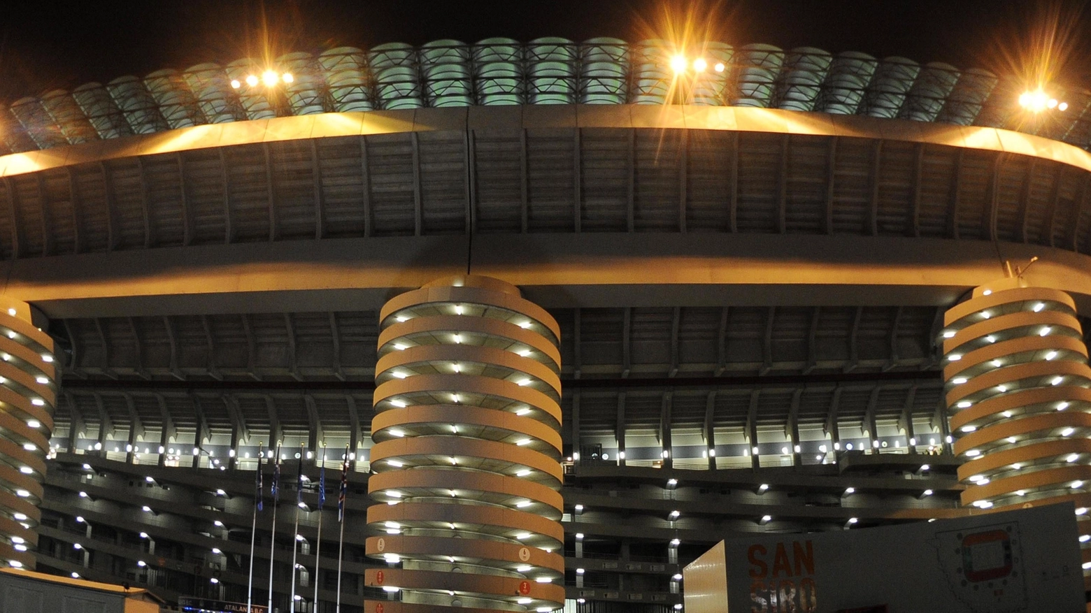 Referendum sul Meazza, duello club-comitato