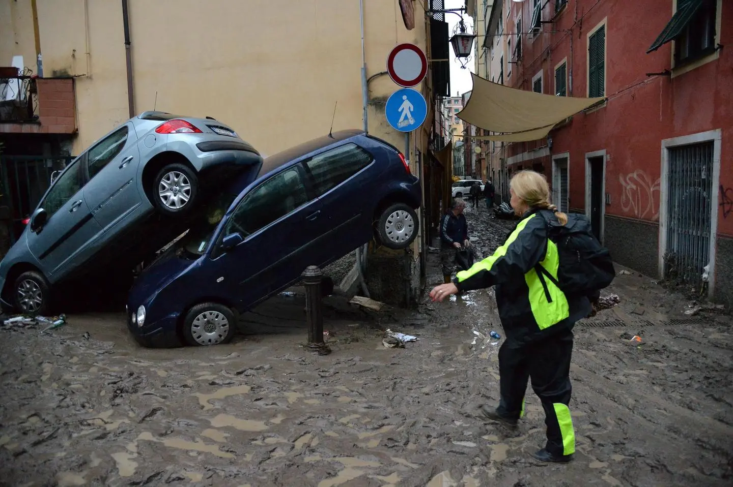 Alluvione a Genova, da Milano 26 vigili urbani per aiutare la popolazione