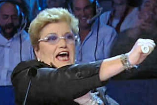 VULCANICA Mara Maionchi impegnata nella trasmissione “Xtra Factor” con l’amico Elio della band Elio e le Storie tese