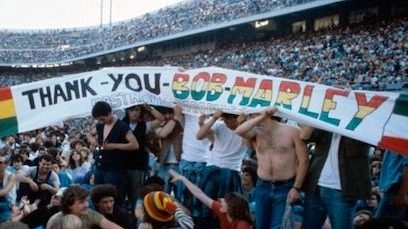 Uno striscione ringrazia Bob Marley per il suo show a San Siro del 27 giugno 1980.