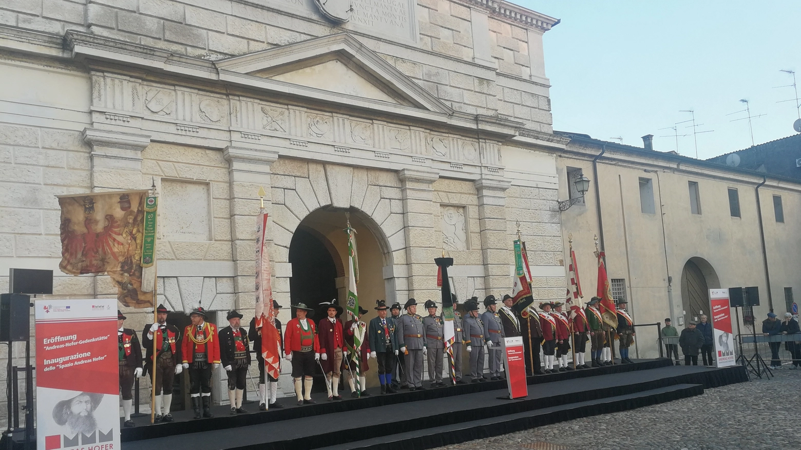 La cerimonia di inaugurazione dello Spazio Hofer a Mantova