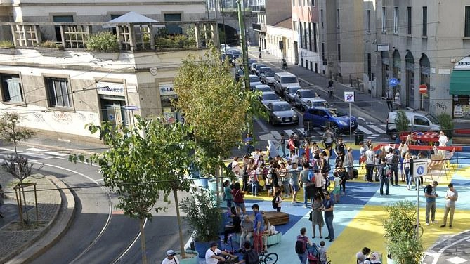 Meno traffico in città. Sperimentazione promossa: 10 vie restano pedonali