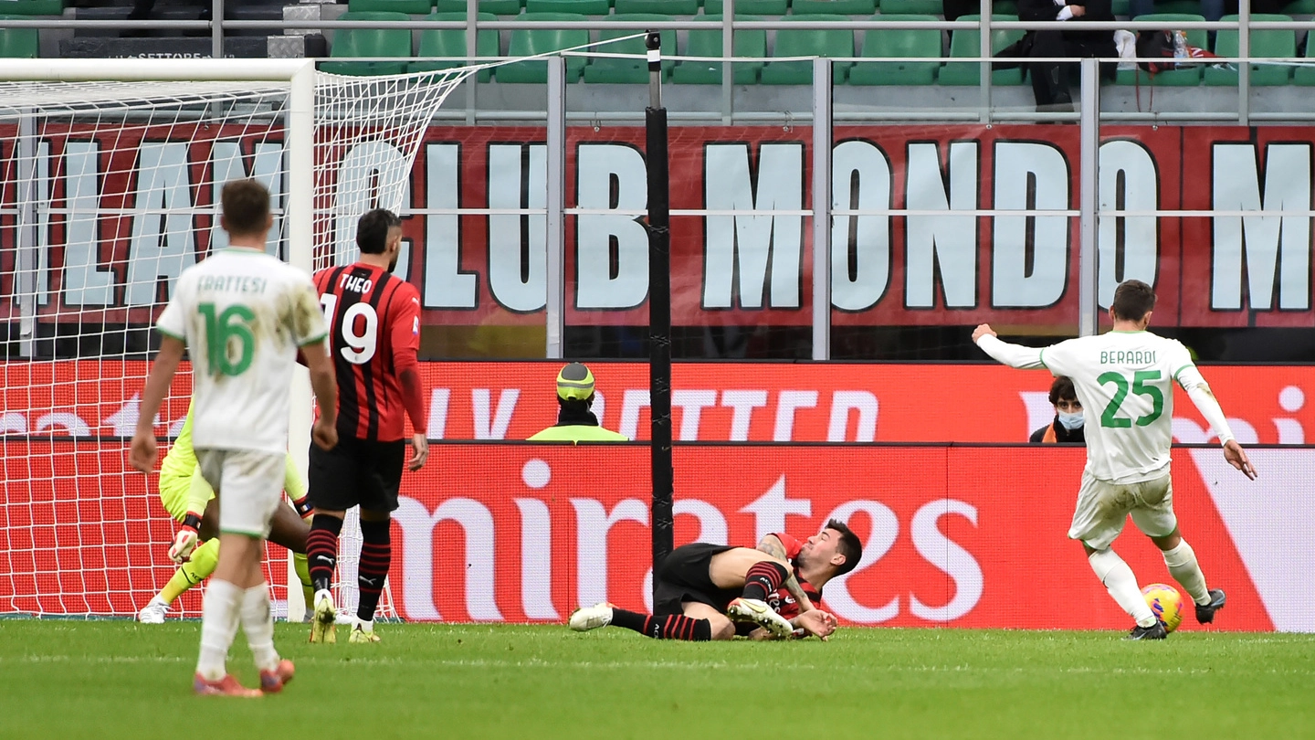 Il gol di Berardi del Sassuolo: 3-1 contro il Milan