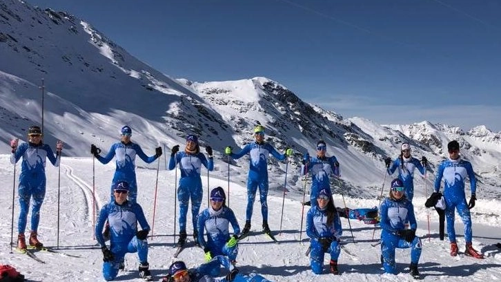 Gli azzurri di sci in allenamento sul ghiacciaio dello Stelvio
