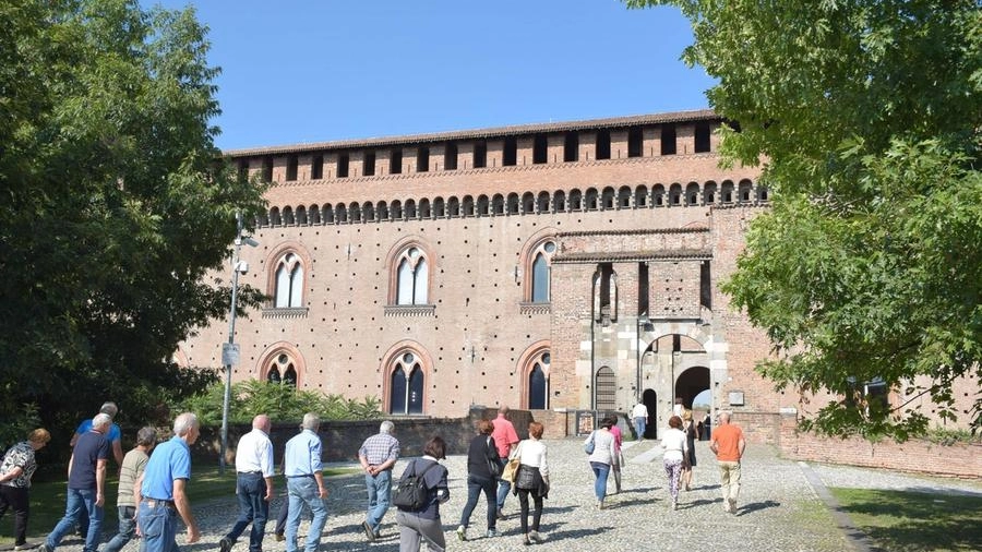 Pavia, nei prossimi due fine settimana visite guidate alle merlature coperte della torre sud-est