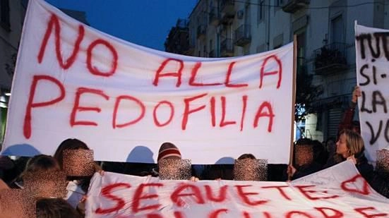 Il blitz nella scuola materna "Abusi sessuali sui bambini" Arrestato il maestro di religione Il blitz nella scuola materna "Abusi sessuali sui bambini" Arrestato il maestro di religione