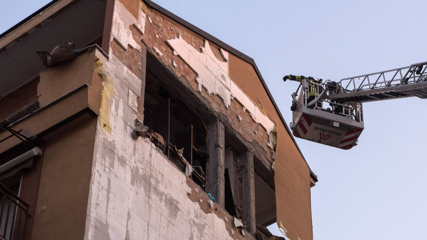 Esplosione palazzina di via Villoresi a Sesto San Giovanni