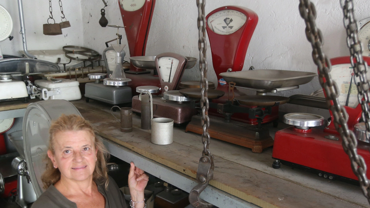 Isabella Viganoni custodisce la storia ultra centenaria degli strumenti di pesatura