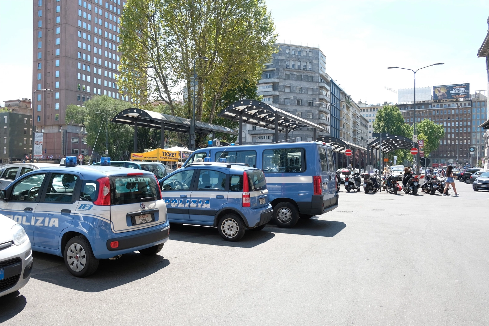 Polizia in Stazione Centrale a Milano