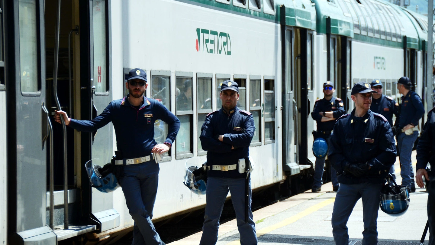 La polizia ferroviaria ha acquisito le riprese delle telecamere di videosorveglianza La polizia ferroviaria ha acquisito le riprese delle telecamere di videosorveglianza