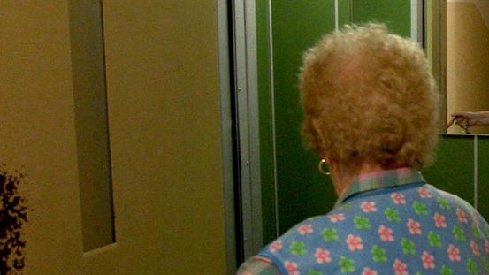 La truffa del finto incidente. Vittima la madre del magistrato La truffa del finto incidente. Vittima la madre del magistrato