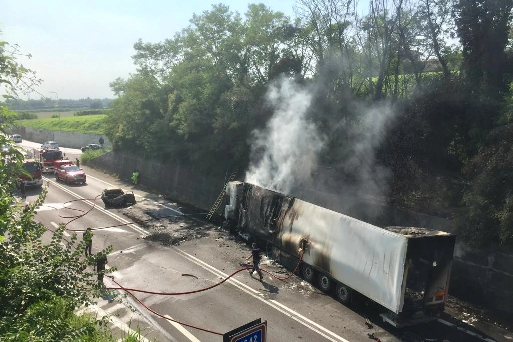 I mezzi coinvolti nell'incidente