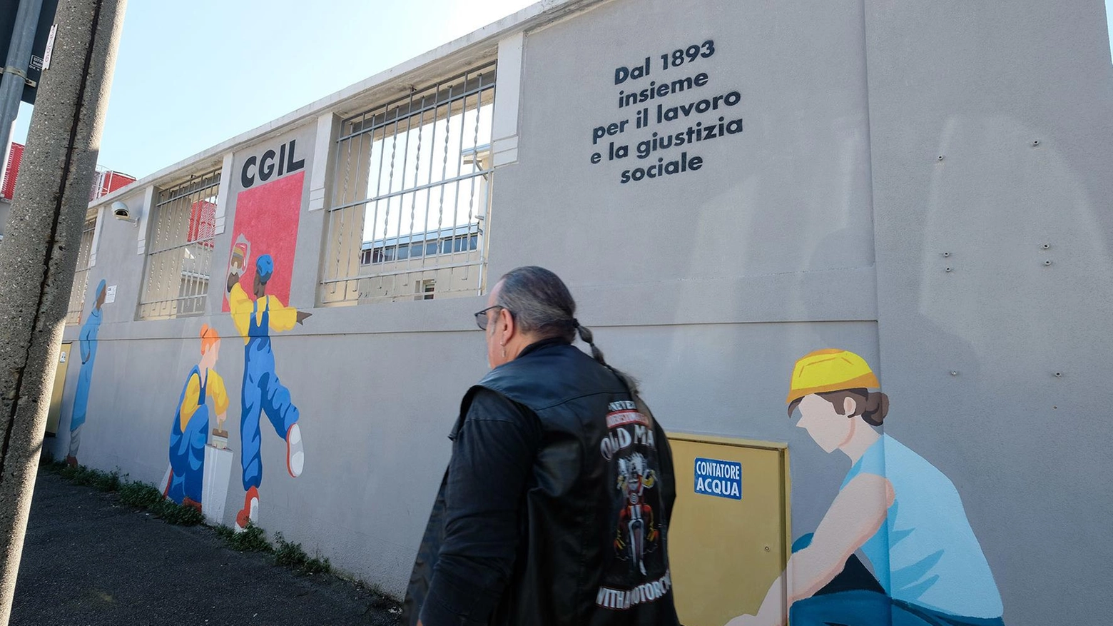 Senza togliersi il cappello. Il viaggio nella storia sindacale arriva al teatro Manzoni Senza togliersi il cappello. Il viaggio nella storia sindacale arriva al teatro Manzoni