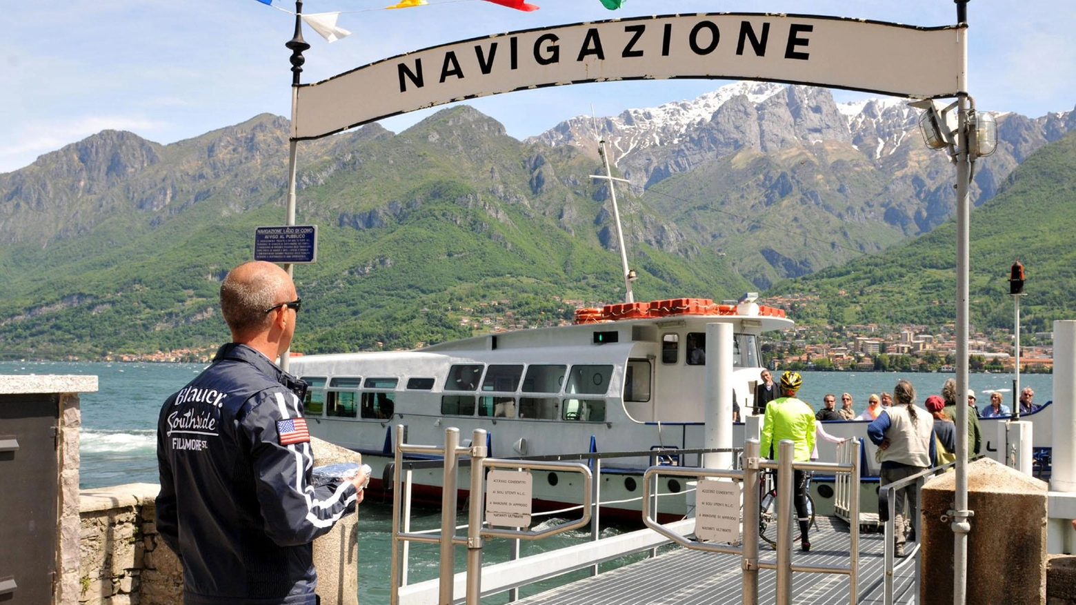 Stregato dal Lario   Da consulente aziendale  nella metropoli  a pontilista sul lago