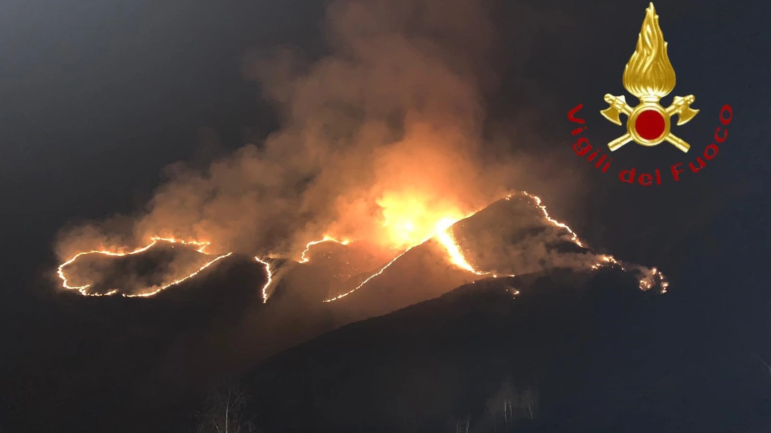 Il fuoco che ha interessato la montagna sopra Garzeno
