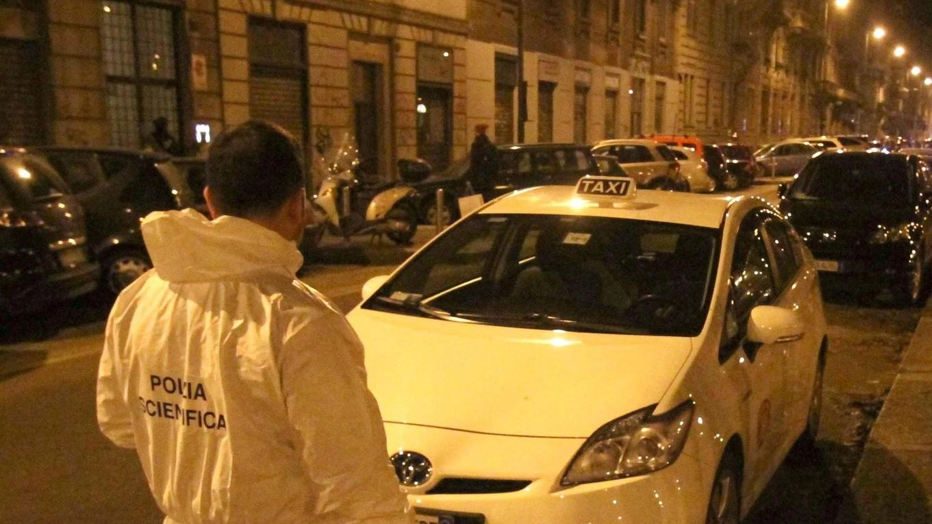 Agenti sul luogo  dell’omicidio  di Alfredo Famoso, in via Morgagni: un tassista fu ucciso ucciso da un passante