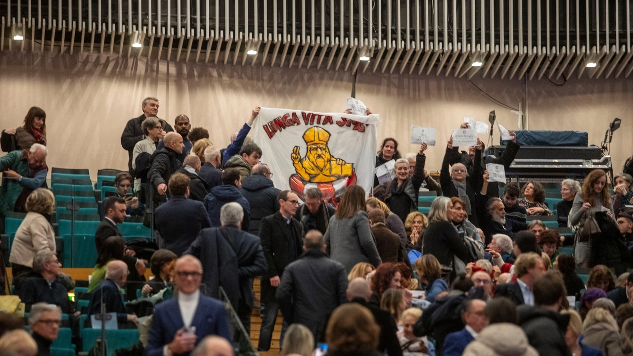 La contestazione di SMS durante la cerimonia
