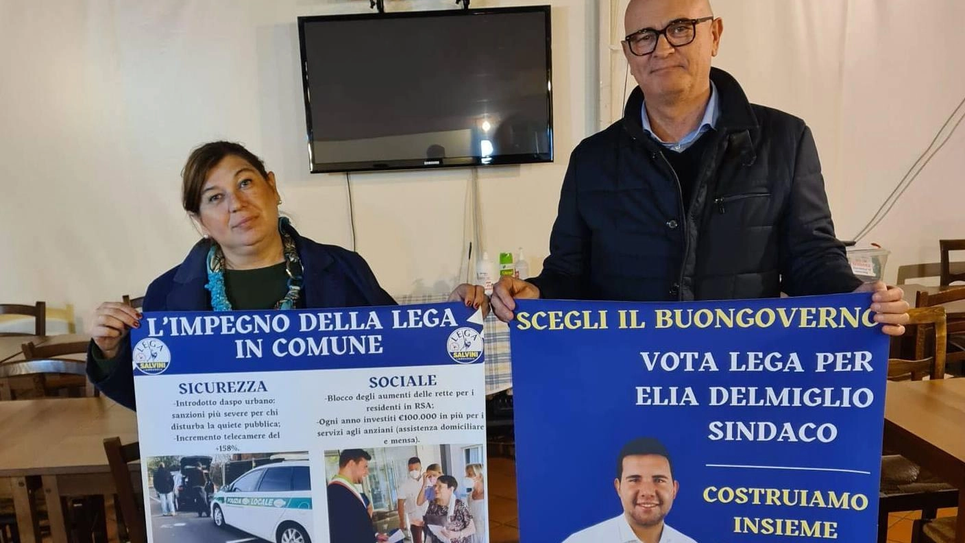 Gazebo della Lega per sostenere Delmiglio candidato sindaco