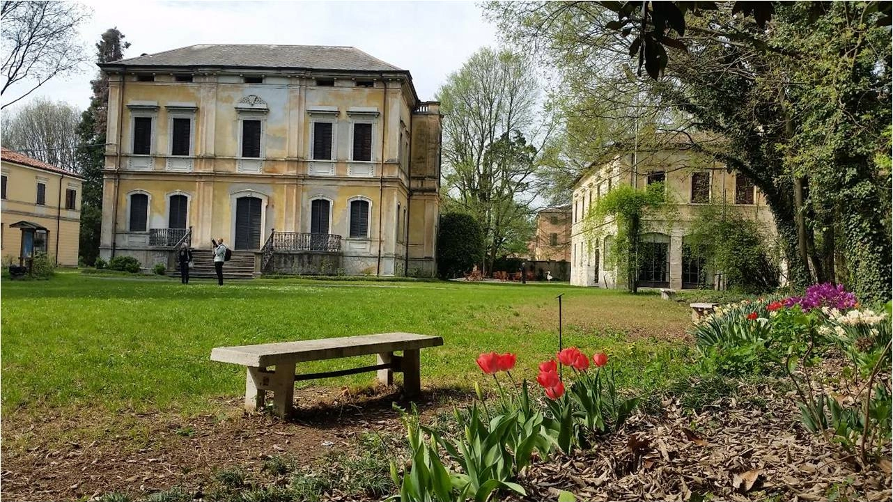 Domenica 20 settembre si potranno piantare fiori di tutti i colori nello storico giardino