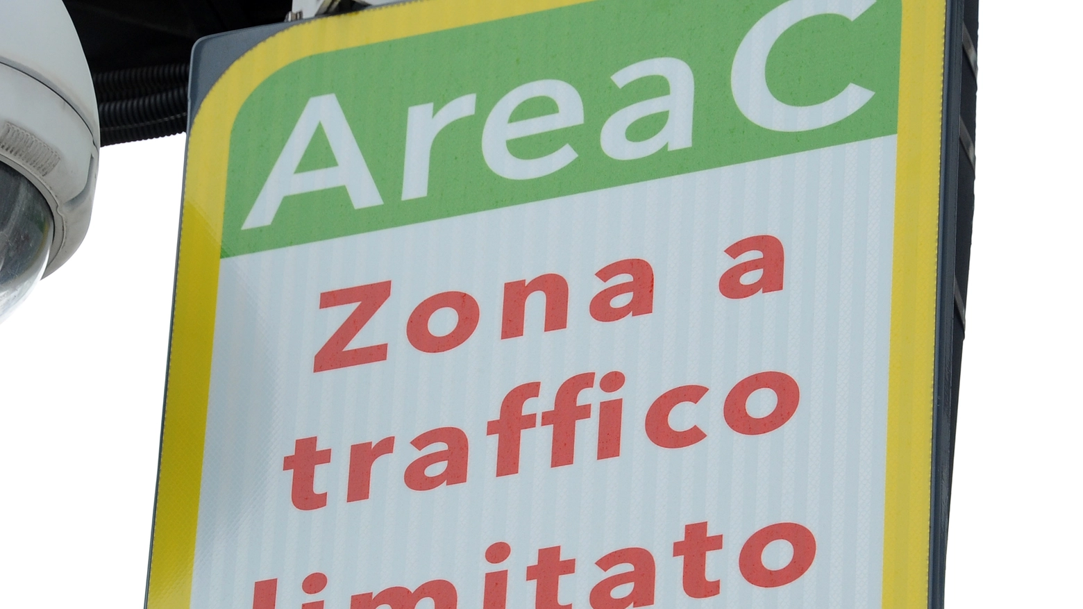 Cambiano le regole per entrare in Area C e in Area B