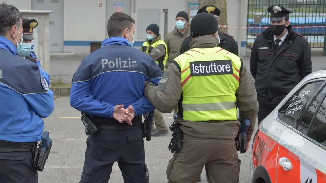 Maxi-esercitazione   italo-svizzera impegna  Arma e Polizia cantonale