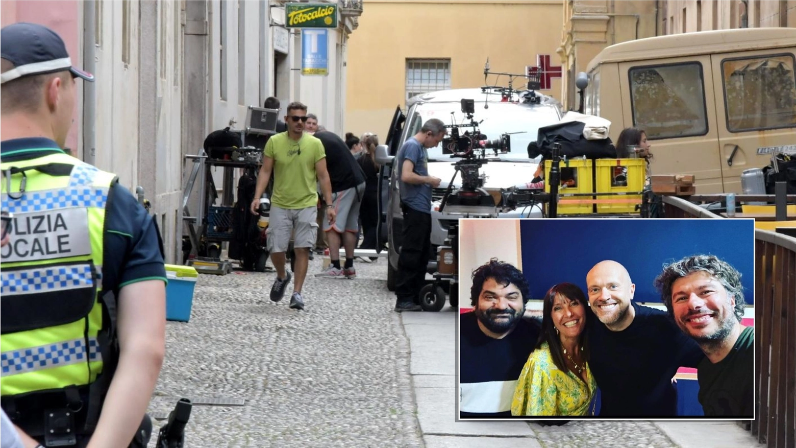 Le riprese in piazza Petrarca, nel riquadro Max Pezzali con la moglie Debora Pelamatti, Sydney Sibilia e Ciro Caravano