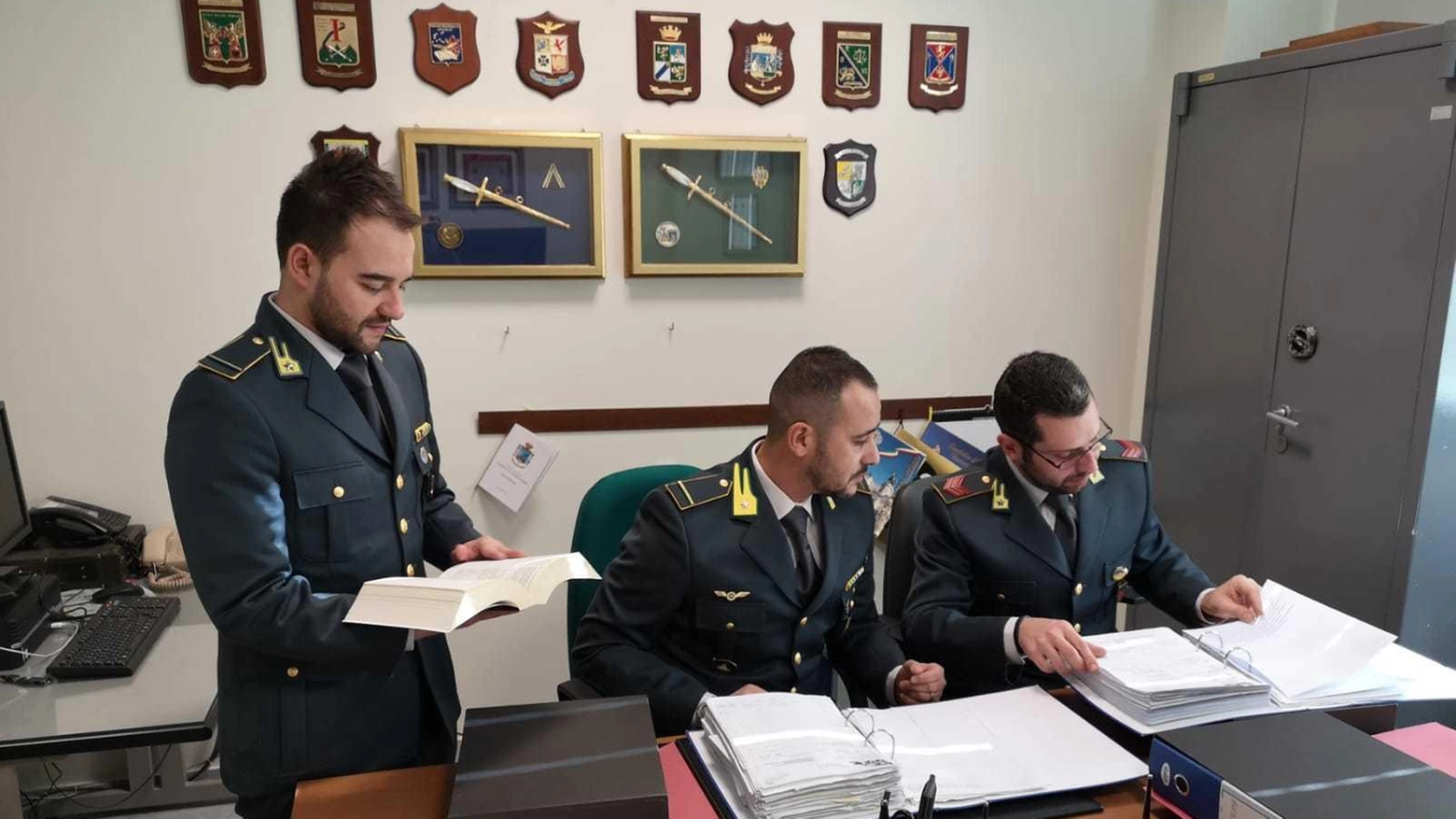 Blitz della Finanza nell’azienda edile Scoperti addetti in nero e irregolari Blitz della Finanza nell’azienda edile Scoperti addetti in nero e irregolari