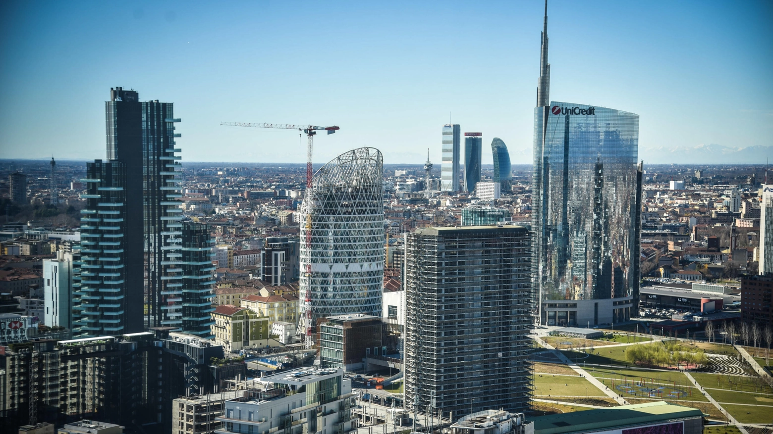 Lo skyline di Milano visto dal 31esimo piano di Palazzo Pirelli