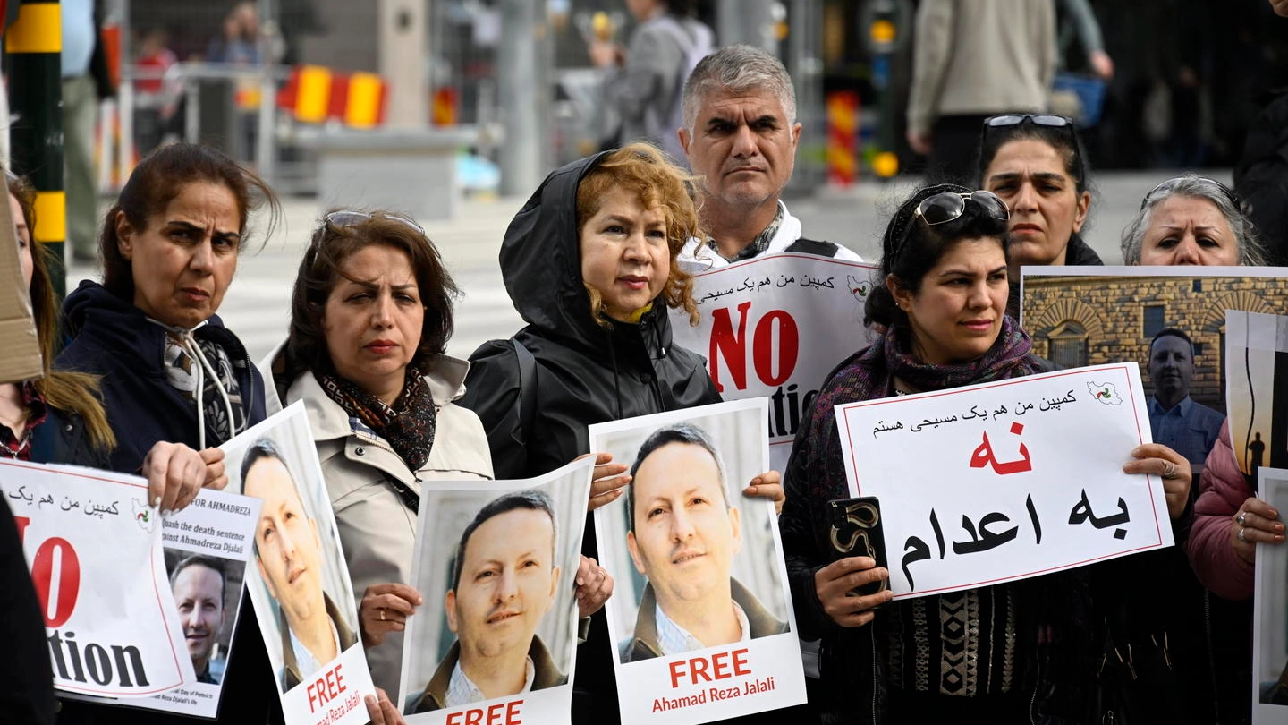 Una protesta di piazza in Svezia contro l'esecuzione di Ahmadreza Djalali