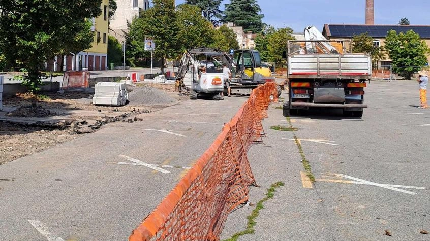 La “Grande piazza dell’Olona“ Al via i lavori per valorizzare gli spazi pubblici lungo il fiume La “Grande piazza dell’Olona“ Al via i lavori per valorizzare gli spazi pubblici lungo il fiume