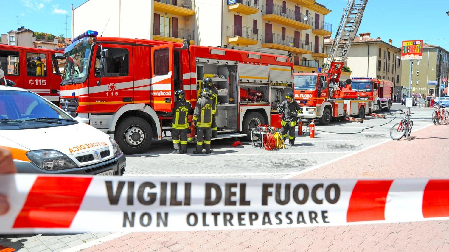 Rinforzi ai vigili del fuoco. Ventitré nuovi pompieri e un esercito di volontari