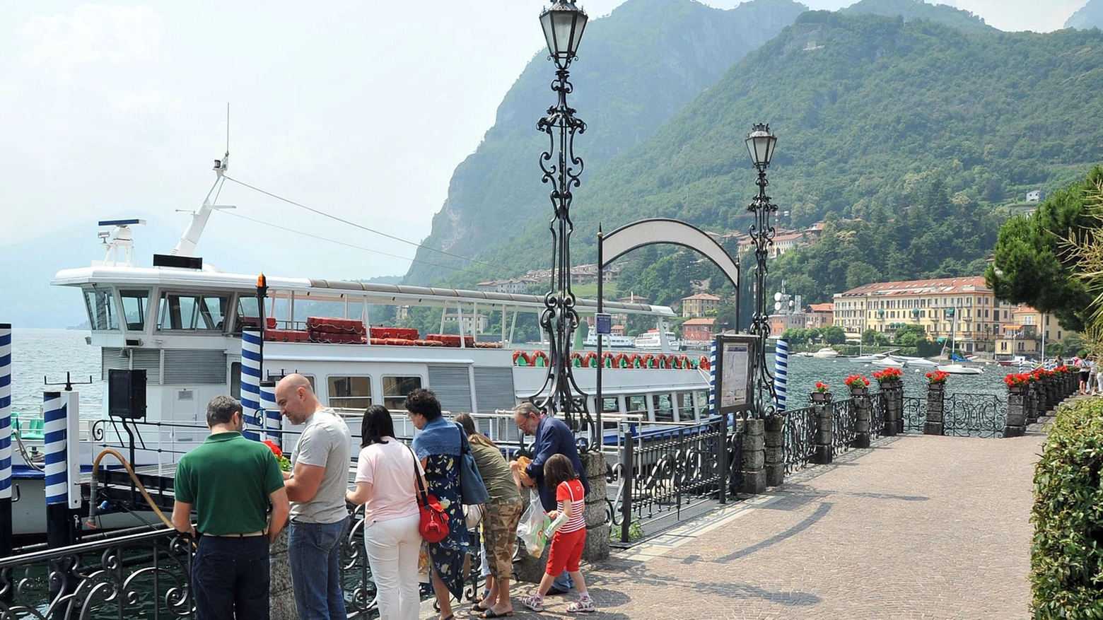 Assalto ai laghi lombardi di turisti stranieri dal Nord Europa