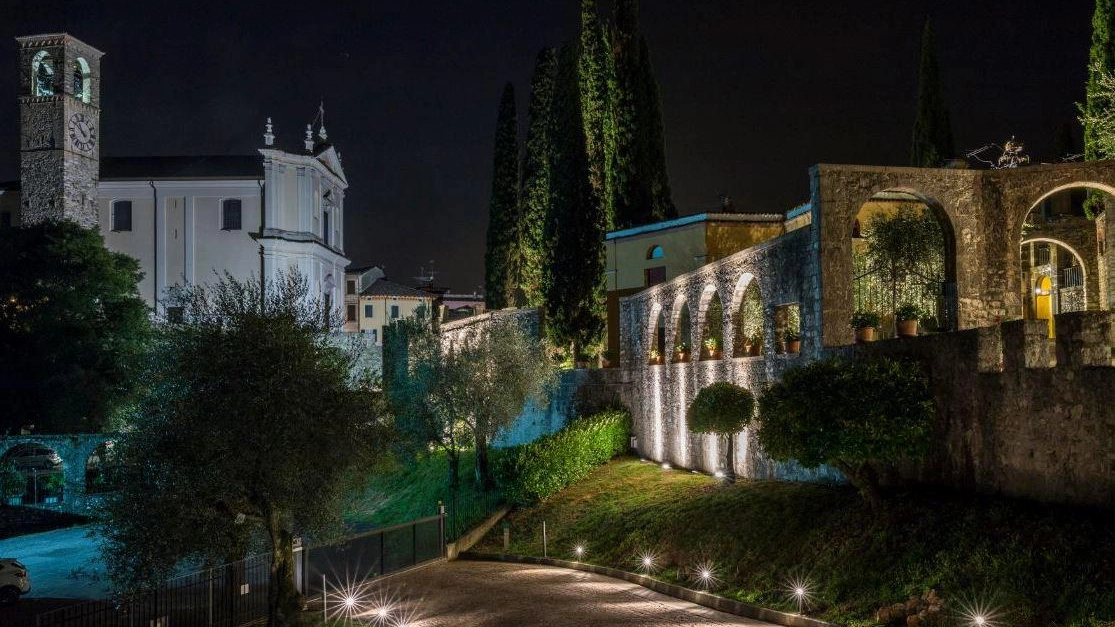 Tornano i “Notturnali“ e i tour al chiaro di luna. Il tempio del Vate scala la classifica dei musei più visitati