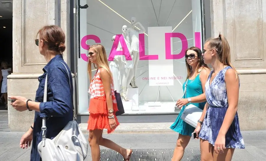 Saldi estivi 2017, tutto pronto per sabato 1 luglio. Ma è polemica