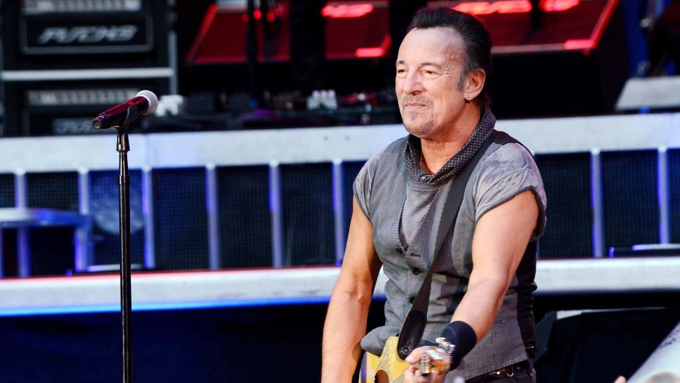 Domani sera Bruce Springsteen suonerà davanti a 70mila fan nel pratone della Gerascia nel Parco di Monza