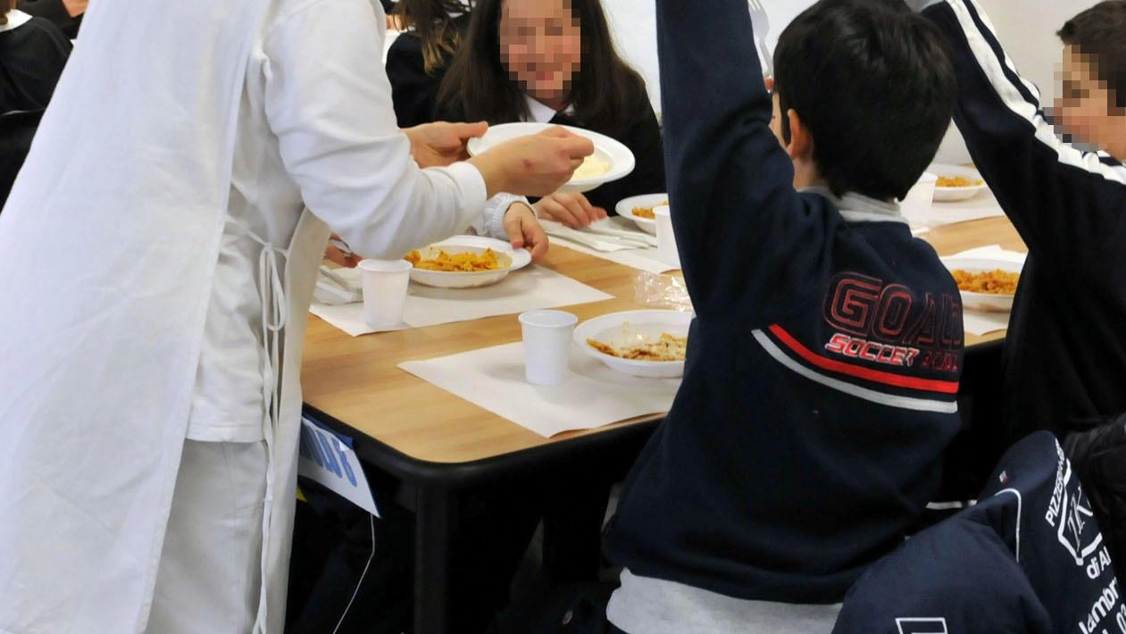 

Menu Dop nella refezione della scuola di Dervio: pranzo stellato a Km 0