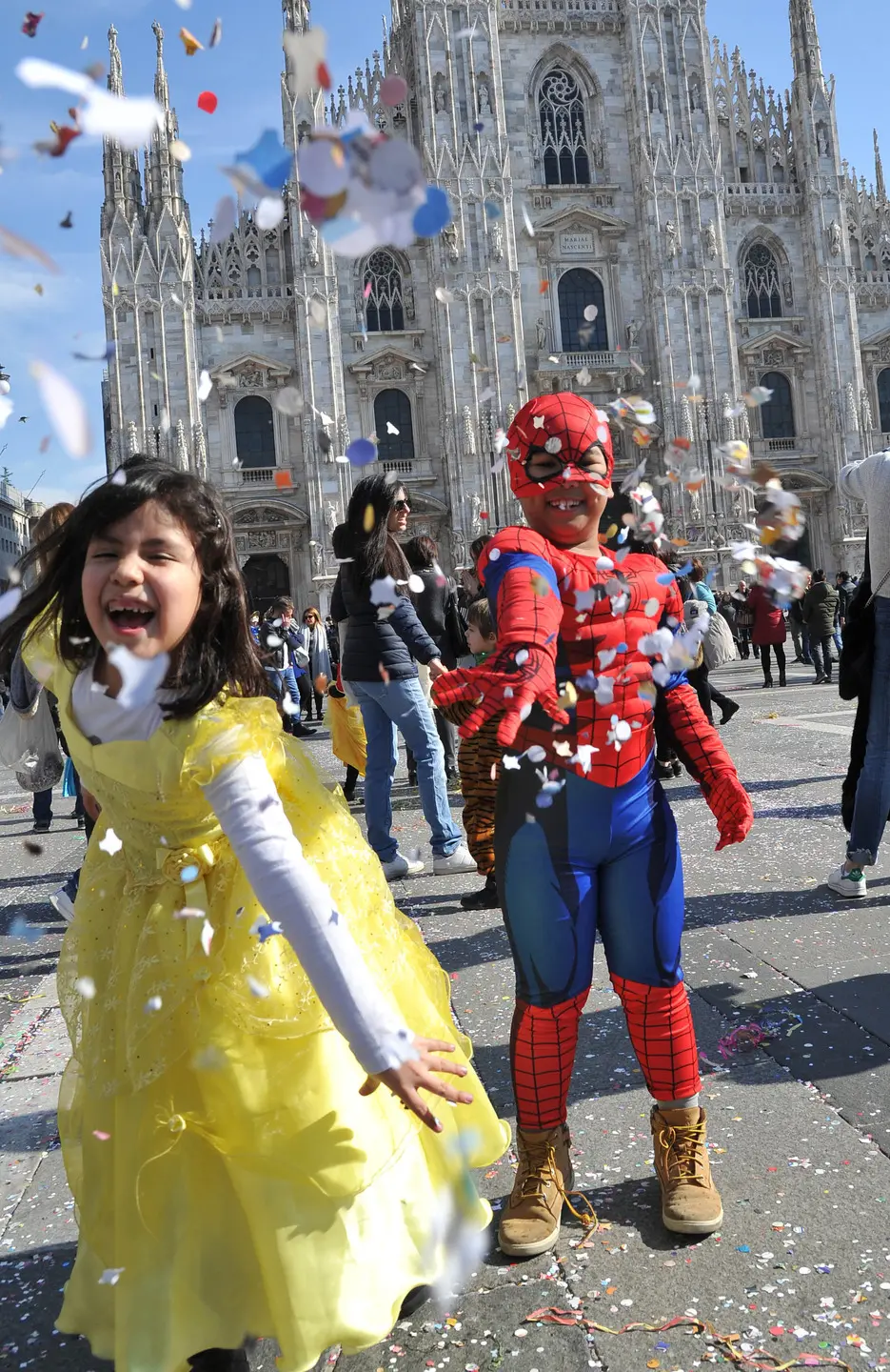 Carnevale, coriandoli, burattini e maschere: festa a Milano, ecco tutti gli eventi