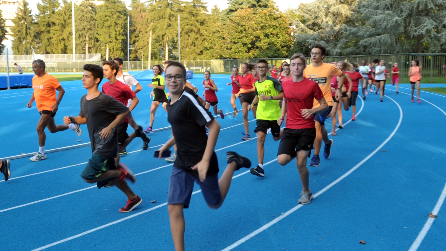 Centinaia di ragazzi hanno invaso la nuova pista d’atletica del Parco Mattei