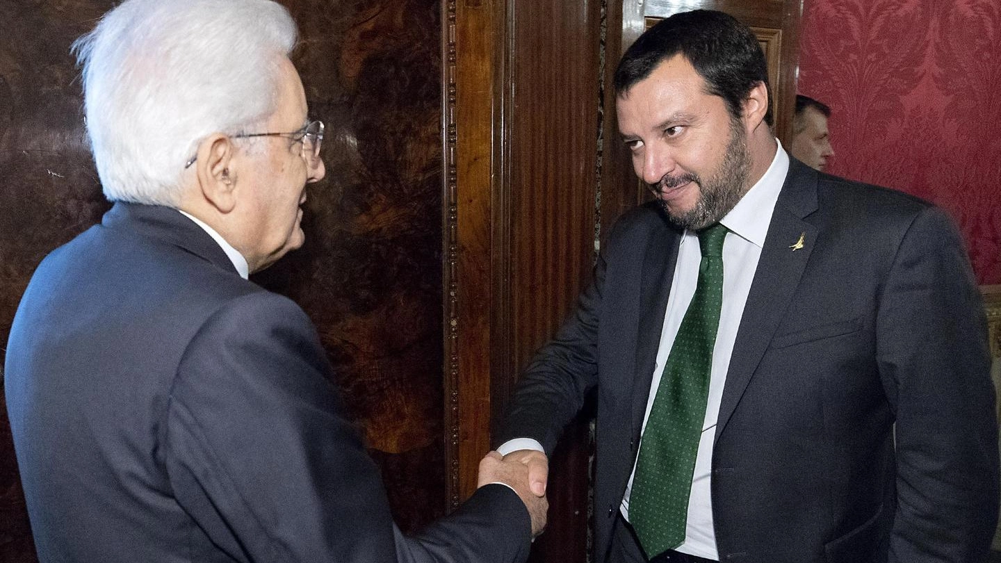Sergio Mattarella con Matteo Salvini (Ansa)
